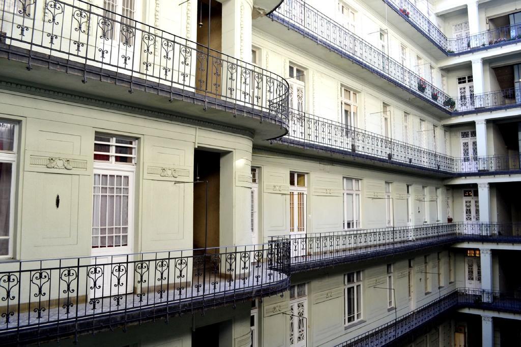 Casamia-Elegant Central Vaci St.Apt Budapest Esterno foto